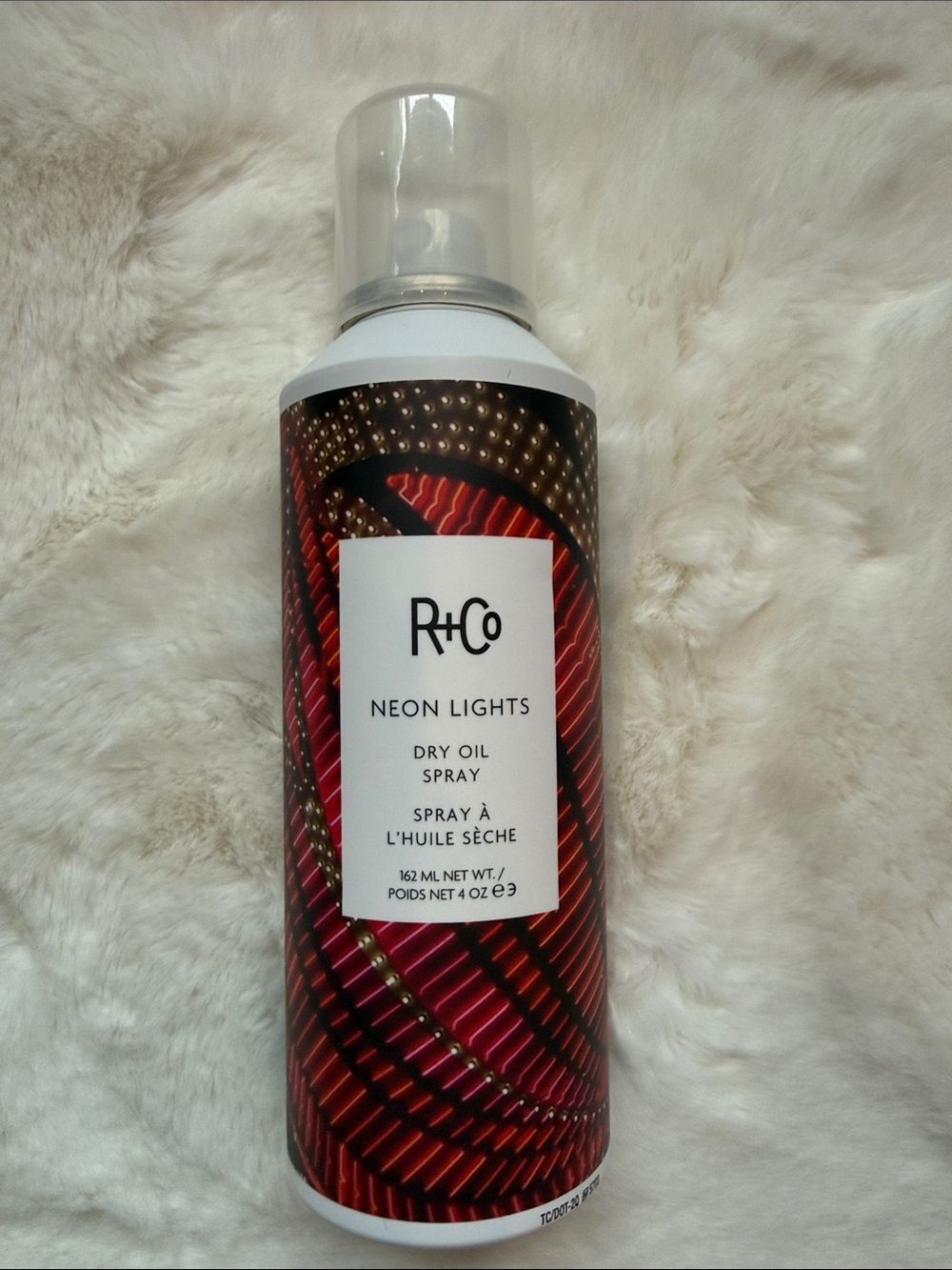 R+Co Neon Lights Dry Oil Spray - Red & Black